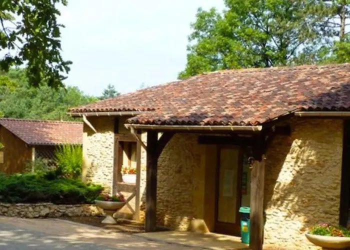 Mobil-home 5 Pers Avec Terrasse En Dordogne - Api-1-52-701 Camping
